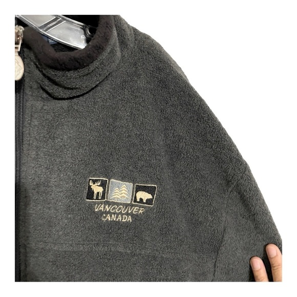 Vintage Sea to Sky
Sportswear Vancouver, Canada
 Dark  Gray Fleece Size … - Picture 6 of 16